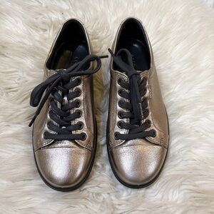 Ecco Gold Metallic Leather Soft 7 Lace Up Cap Toe Sneakers Women’s Size 7